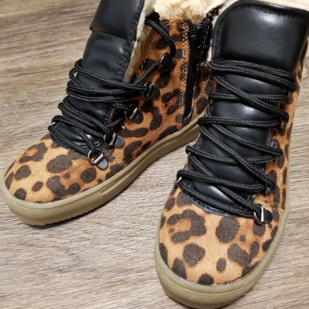 Wonder Nation Boots - Picture 2 of 8